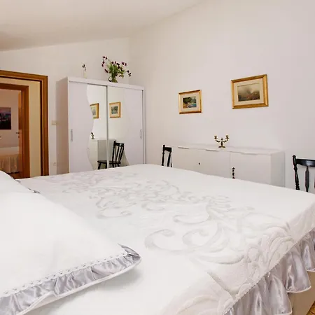 Goga Ii Villa *